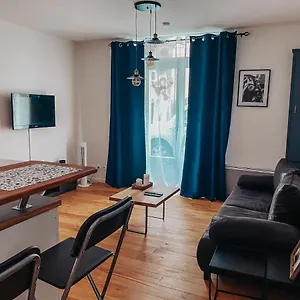  Appartement Superbe T2 Avec Cours France